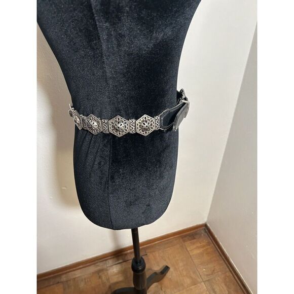 Brighton Belt Vtg 1995 Black Leather Silver Tone Concho Medallions Size Small - Picture 4 of 15